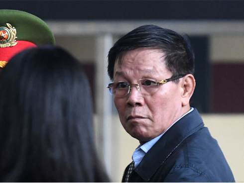 Xét xử ông Phan Văn Vĩnh: Choáng váng với gia cảnh của các thần bài-3