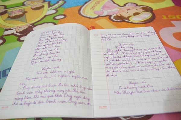 Có con gái là cô bé chim cánh cụt, bố mẹ rơi nước mắt nhìn con tập viết, tập đi-4