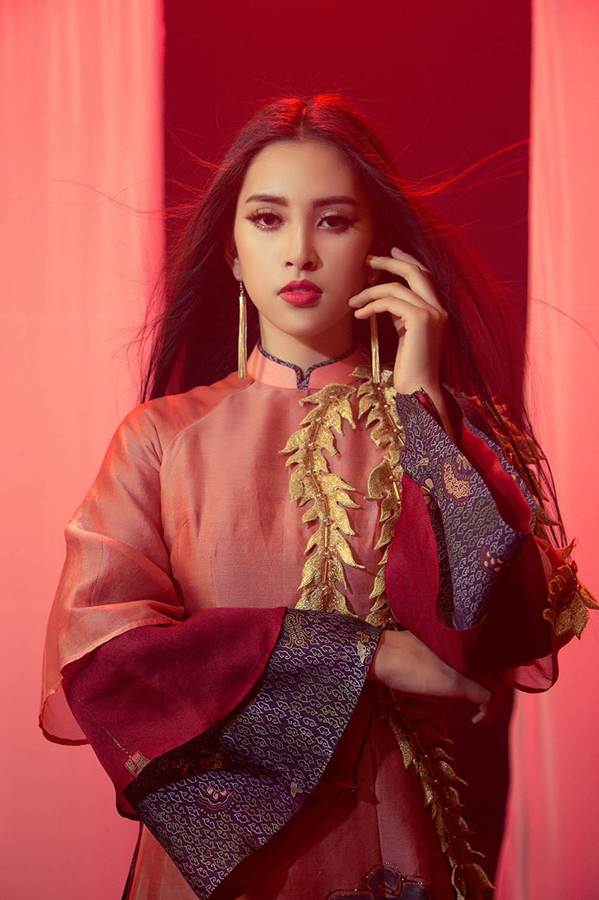 Ngắm tạo hình cổ trang ma mị Tiểu Vy mang tới Miss World 2018-10