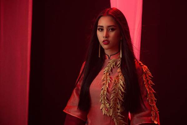 Ngắm tạo hình cổ trang ma mị Tiểu Vy mang tới Miss World 2018-8