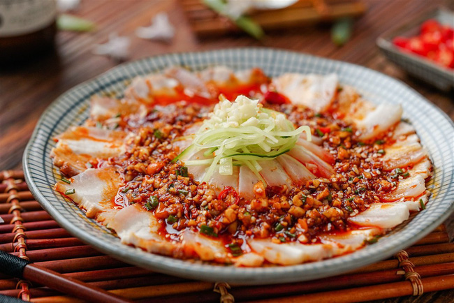 Khách đến nhà tôi dùng cơm, ai cũng xuýt xoa khen và hỏi cách làm món thịt luộc!-1