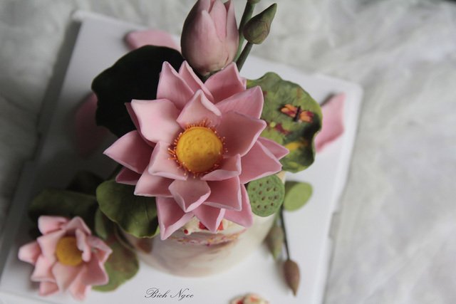 Phát sốt với 2 triệu đồng chiếc bánh sen VIP vẽ chân dung-1