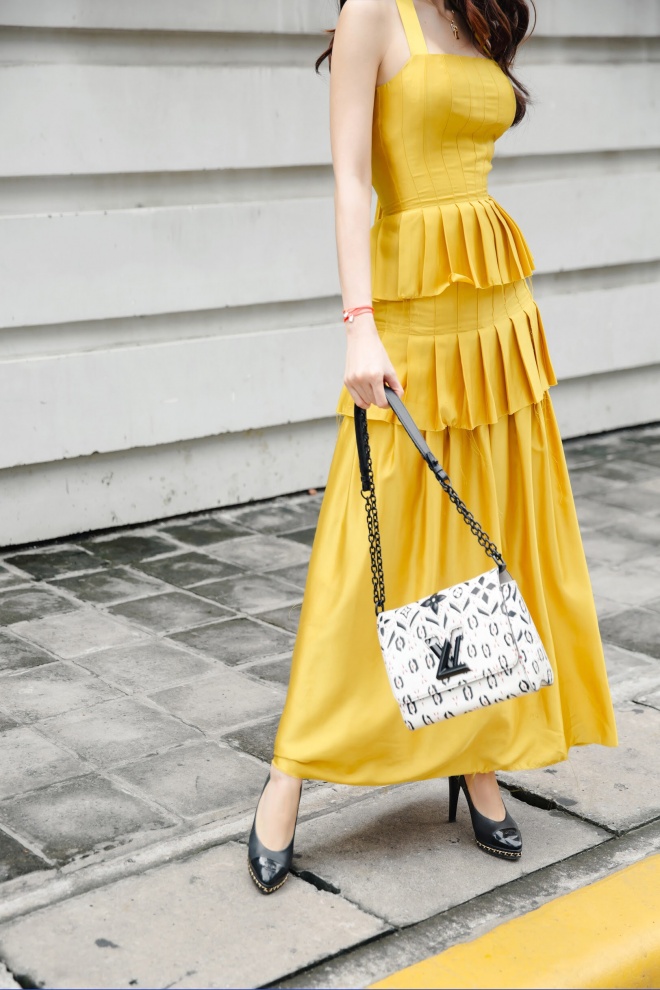 Diễm My thu hút ánh nhìn trên phố với streetstyle trăm triệu-3