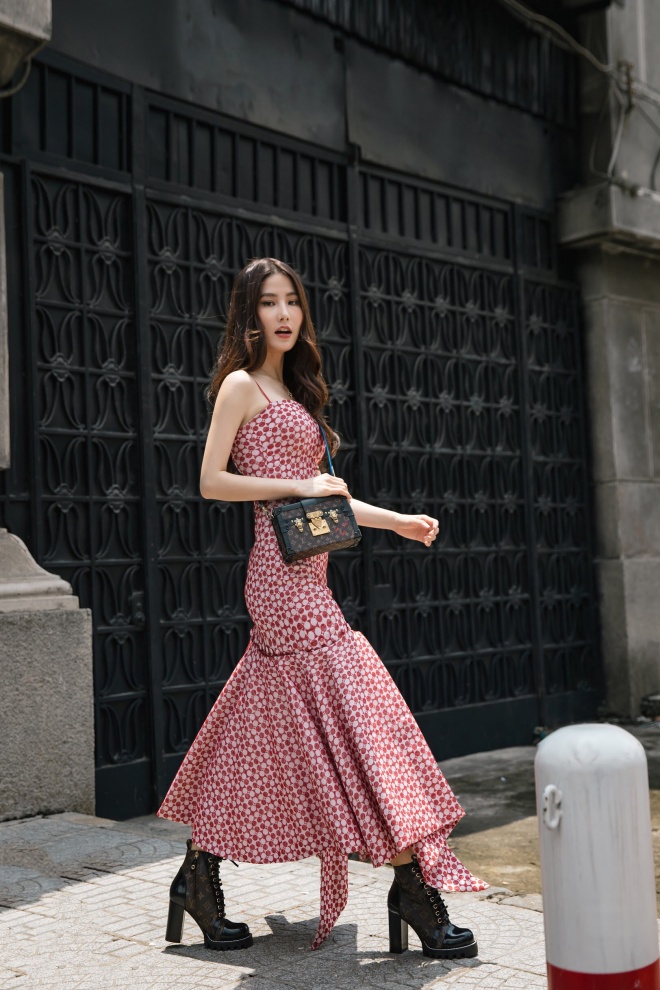Diễm My thu hút ánh nhìn trên phố với streetstyle trăm triệu-6