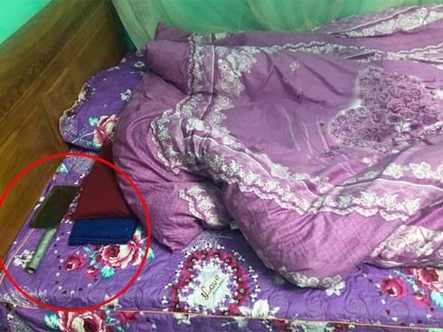 Lần đầu về quê vợ, khi vào buồng bà ngoại chàng trai giật mình khi thấy vật để đầu giường