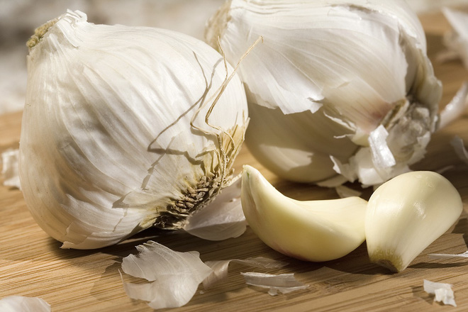 Không chỉ ngừa ung thư, ăn tỏi sống mang lại 5 thay đổi thần kỳ: Bạn nên tận dụng sớm!-3