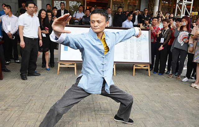 Không chỉ nhà buôn, người trẻ đi làm ở Trung Quốc giờ còn lập bàn thờ Jack Ma trong nhà như thờ Thần tài-2