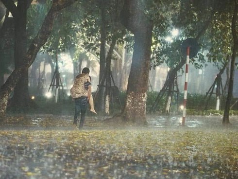 Gặp lại tình yêu thuở thanh xuân khi cả 2 mua nhẫn cưới chung tiệm, chàng trai có câu hỏi rơi nước mắt