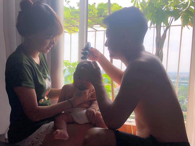 Chân dung cậu con trai 3 tháng tuổi sắp lên chức anh của Hải Băng - Thành Đạt-7