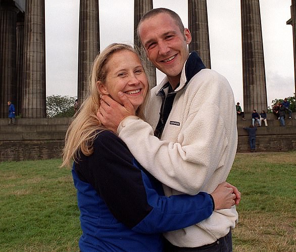 Con gái của Hầu tước xứ Queensberry chết vì sốc thuốc ở tuổi 18, hé lộ những bi kịch trong lịch sử gia tộc-5