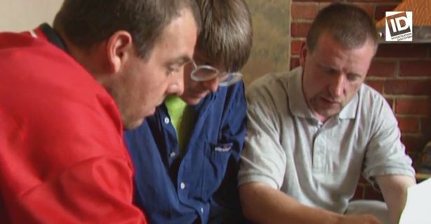 Đau đáu tìm con trai mất tích nhiều tháng trời, bố mẹ đâu ngờ kẻ nguy hiểm nhất vẫn luôn đóng vai người tốt kề cận ngày đêm-5