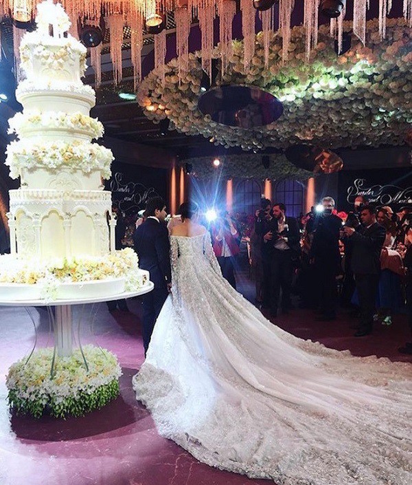 Đám cưới xa hoa bậc nhất của ông trùm dầu khí với cháu nhà tài phiệt Nga, chỉ dàn vali LV, Versace của hồi môn kéo theo đã 7 tỷ-10