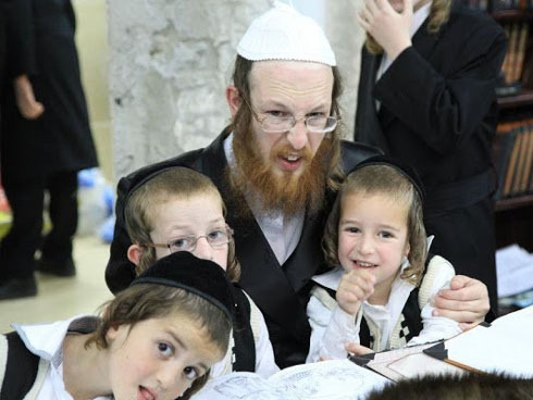 Bí quyết thú vị của bà mẹ Mỹ giúp con tránh xa tivi, yêu đọc sách-1