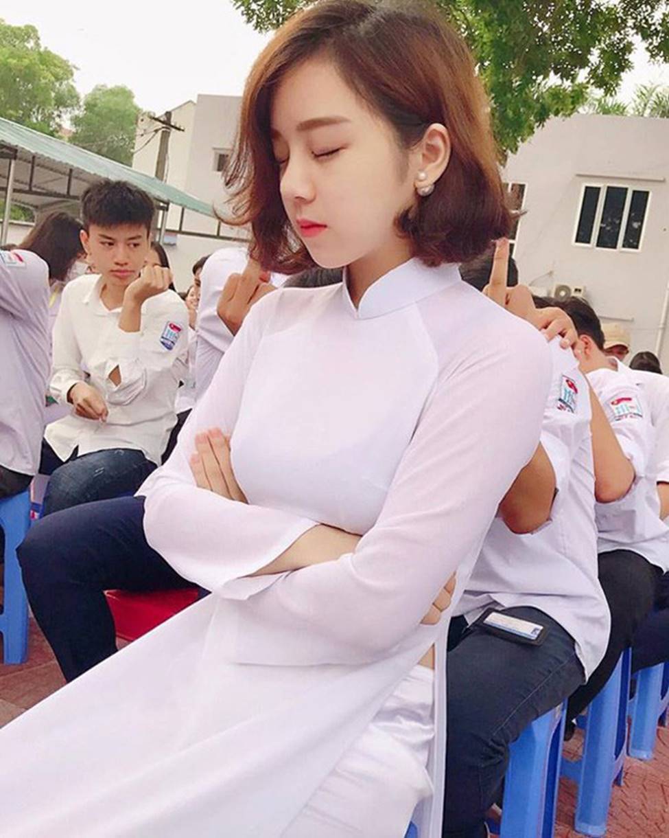 Nổi tiếng bởi bức ảnh rất thường nhưng 3 cô gái này lại vô cùng gợi cảm-9