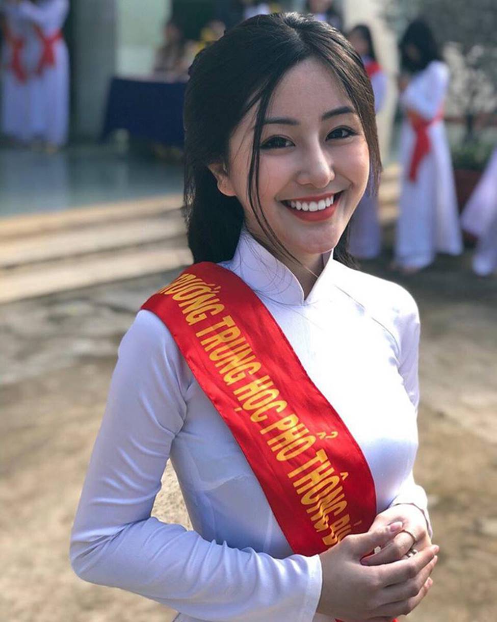 Nổi tiếng bởi bức ảnh rất thường nhưng 3 cô gái này lại vô cùng gợi cảm-19
