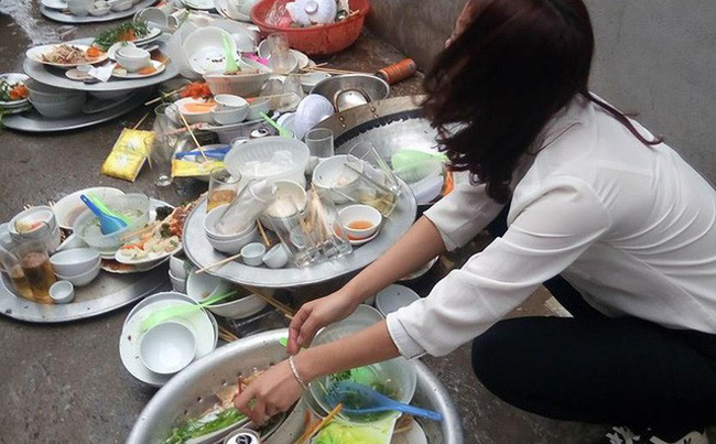 Em dâu tương lai về ra mắt quyết không rửa bát vì nghĩ mình là khách, cách ứng xử của cô chị gây nhiều tranh cãi-2