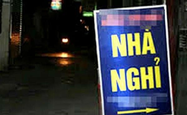 Người mẹ ôm con đứng suốt đêm trước nhà nghỉ khiến nhân viên ám ảnh-2