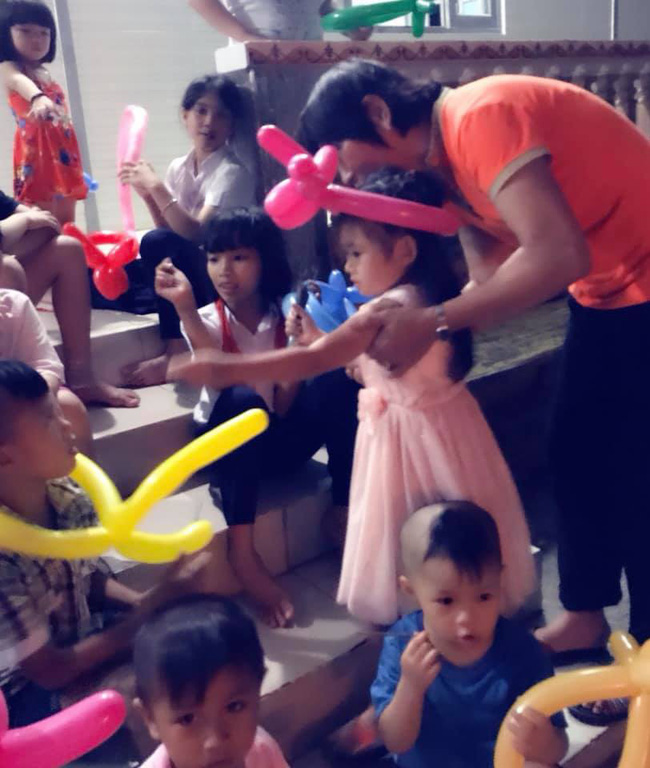 Mai Phương diện váy dài đi làm từ thiện dù cơ thể vẫn chưa hồi phục-7