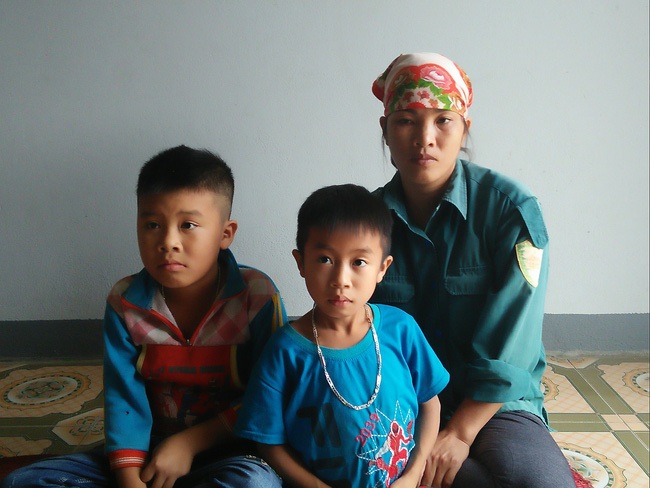 Biết sẽ bại liệt năm 12 tuổi vì bệnh quái ác, hai đứa trẻ mồ côi cha vẫn vô tư ước lớn nhanh kiếm tiền nuôi mẹ-9