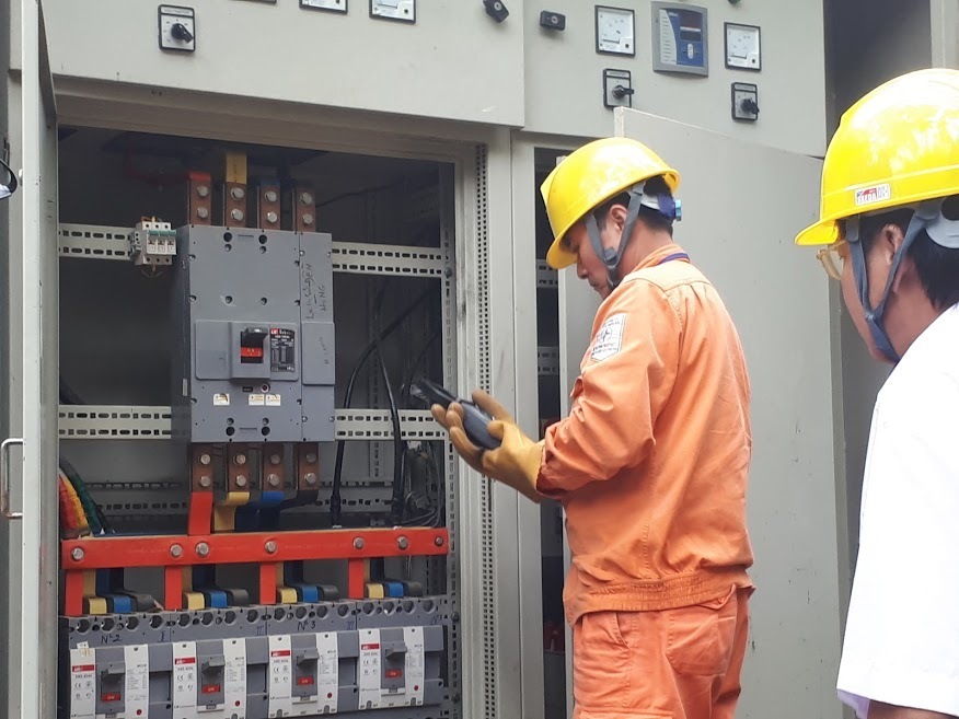 Không được tăng giá điện: Nỗi lo lắng của vị thứ trưởng-1