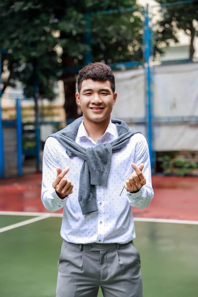 Đức Chinh, Quang Hải long lanh như soái ca, dàn tuyển thủ Việt Nam đua nhau bình luận hài hước-5