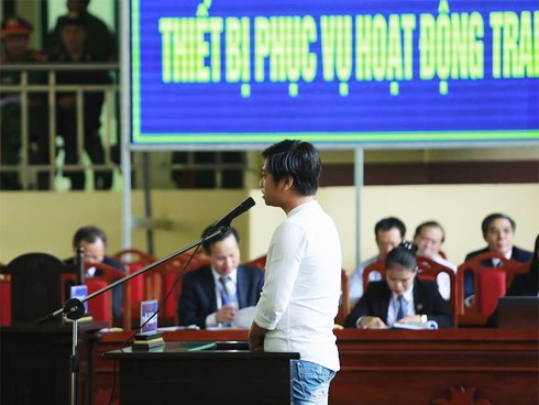 Mất vợ, mất nhà vì bị cuốn theo chiếu bạc Phan Sào Nam