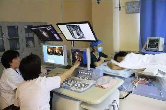 Bé gái 6 tuổi mắc bệnh phụ khoa, cảnh báo cha mẹ đừng cho trẻ ăn mặc kiểu tai hại-1