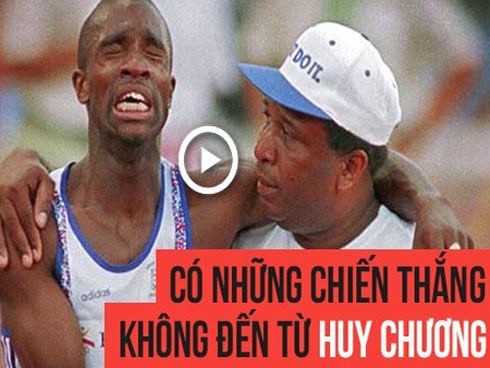 Câu chuyện vận động viên điền kinh ngã khụy trên đường chạy khiến nhiều người khâm phục