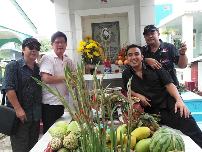 Cuộc sống của sao Việt từ đại gia ở biệt thự, có hàng chục xe sang đến vỡ nợ-15