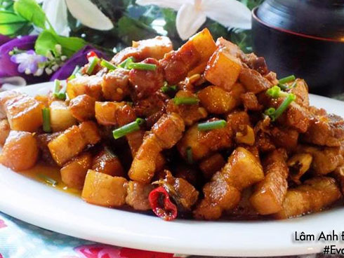 Xin bí quyết của bà ngoại món thịt heo kho với tương cà, cả nhà chồng khen lấy khen để-5