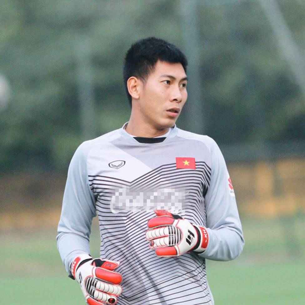 Bùi Tiến Dũng hay thủ môn nào có hình thể vạm vỡ nhất AFF Cup?-8
