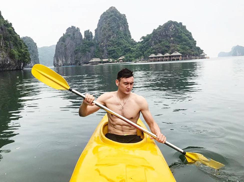 Bùi Tiến Dũng hay thủ môn nào có hình thể vạm vỡ nhất AFF Cup?-15