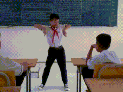 Bị cô giáo phạt, học sinh nhảy sành điệu như vũ công