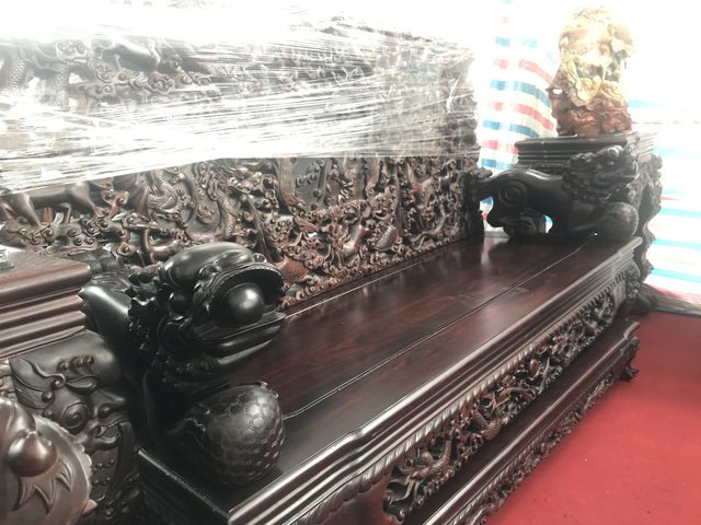 Thương lái Trung Quốc càn quét đồ gỗ trắc, 4 bộ ghế trả luôn 1 triệu USD-7