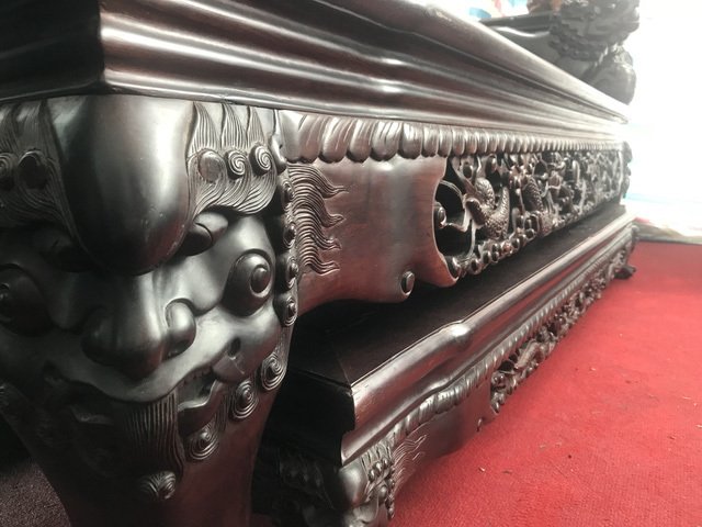 Thương lái Trung Quốc càn quét đồ gỗ trắc, 4 bộ ghế trả luôn 1 triệu USD-8