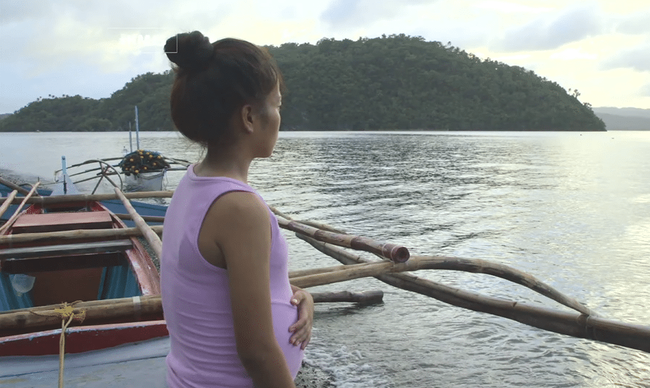 Ảnh siêu âm cùng chiếc bụng lớn dần khiến cả làng tin rằng thiếu nữ đã mang thai với cá, sự thật sau đó làm mọi người ngã ngửa-1