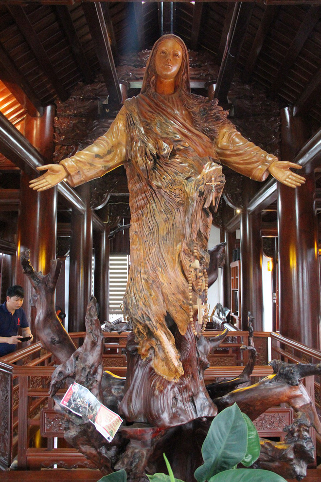 Chủ căn nhà gỗ trăm tỷ: Xét kinh tế thì dại, nhưng thích thì mình làm thôi-6