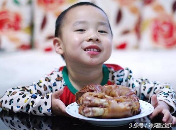 Mẹ mắc sai lầm khi nấu nướng khiến con 3 tuổi bị sỏi mật, đừng chăm con như vậy!-3