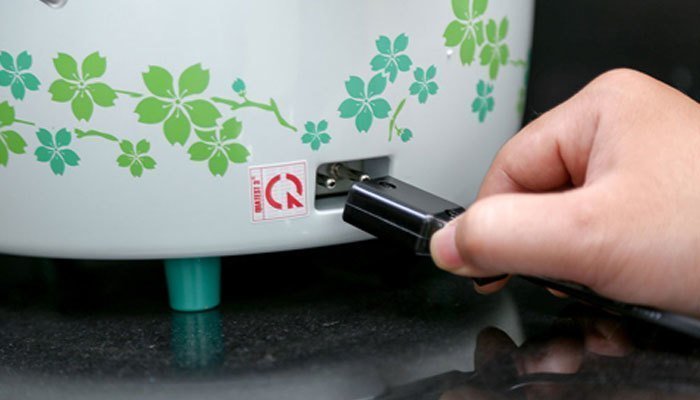 Mua nồi cơm điện giá rẻ, người dùng mang họa vào thân-2