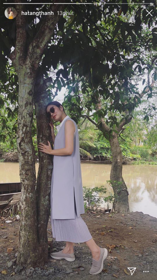 Có ai như Tăng Thanh Hà, diện đồ rộng, đi giày bệt đứng gốc cây vẫn thần thái ngút trời-2