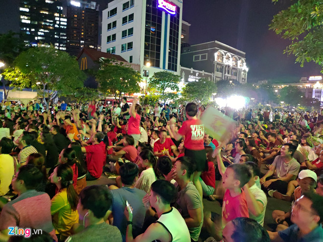Công Phượng, Anh Đức ghi bàn giúp ĐT Việt Nam thắng Malaysia 2-0-12
