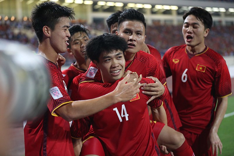 Chiếu chậm khoảnh khắc ăn mừng đầy cảm xúc của Công Phượng-6