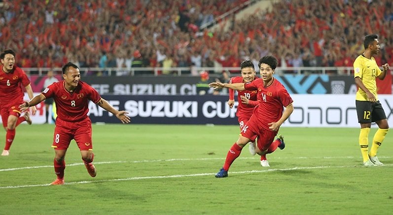 Chiếu chậm khoảnh khắc ăn mừng đầy cảm xúc của Công Phượng-2