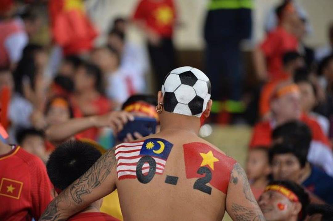 Chiếc lưng tiên tri đoán trúng phóc chiến thắng 2 - 0 của tuyển Việt Nam trước Malaysia-1