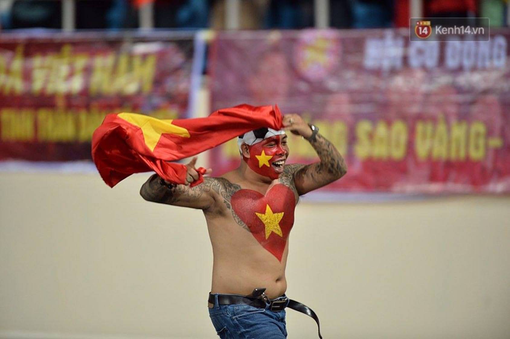 Chiếc lưng tiên tri đoán trúng phóc chiến thắng 2 - 0 của tuyển Việt Nam trước Malaysia-5