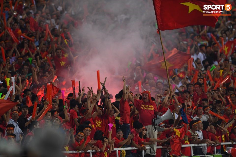 Đừng vội ăn mừng sau trận thắng Malaysia, tuyển Việt Nam sẽ phải đối diện án phạt vì những hành động thiếu kiềm chế này!-3