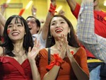 Bạn bè quốc tế choáng ngợp trước cảnh hát Quốc ca Việt Nam hoành tráng trên sân Mỹ Đình-7