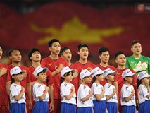 Bạn bè quốc tế choáng ngợp trước cảnh hát Quốc ca Việt Nam hoành tráng trên sân Mỹ Đình Bạn bè quốc tế choáng ngợp trước cảnh hát Quốc ca Việt Nam hoành tráng trên sân Mỹ Đình