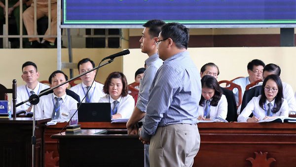 Nước mắt người phụ nữ tin tưởng Phan Sào Nam-2