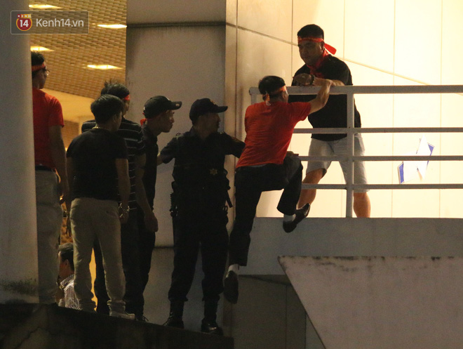 Vào sân Mỹ Đình xem tuyển Việt Nam mà không cần vé, chuyện tưởng đùa mà lại rất thật-1